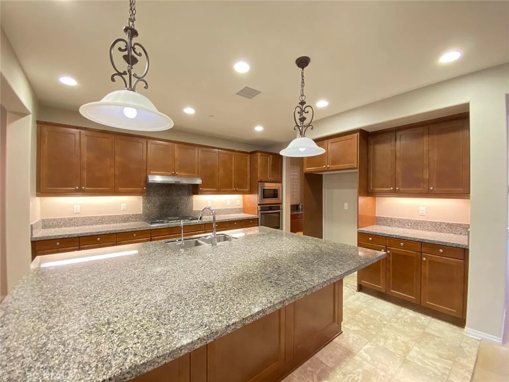 MLS #OC25277335 image #8