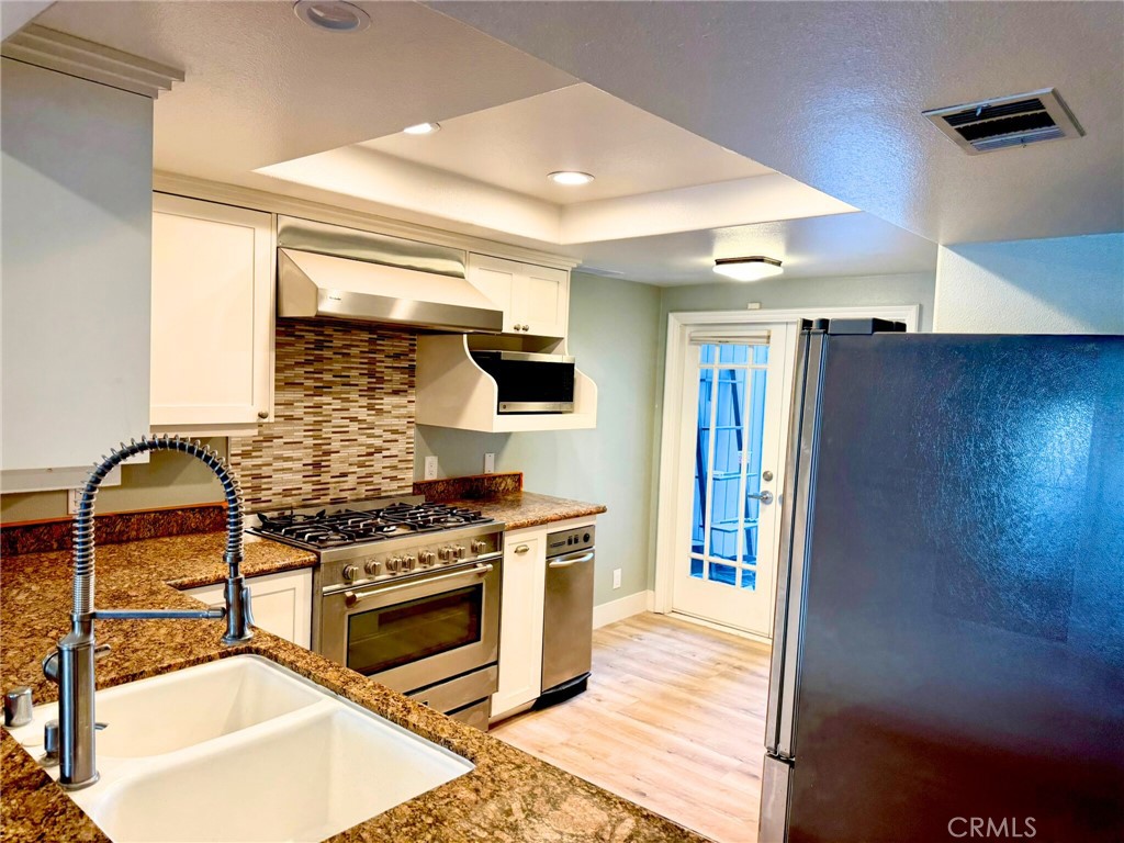 MLS #OC25277743 image #5