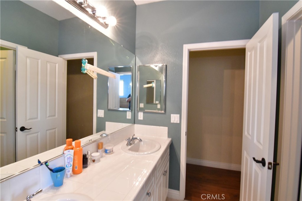 MLS #OC25277815 image #35