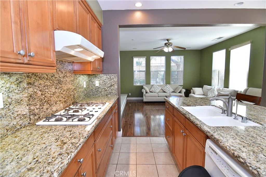 MLS #OC25277815 image #4