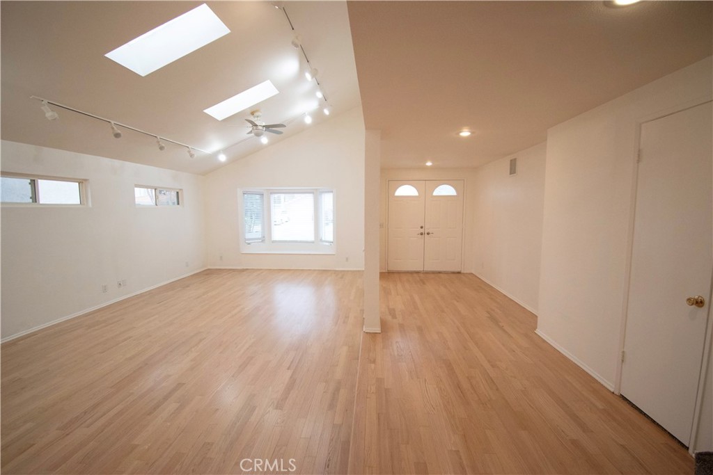 MLS #OC25277818 image #13