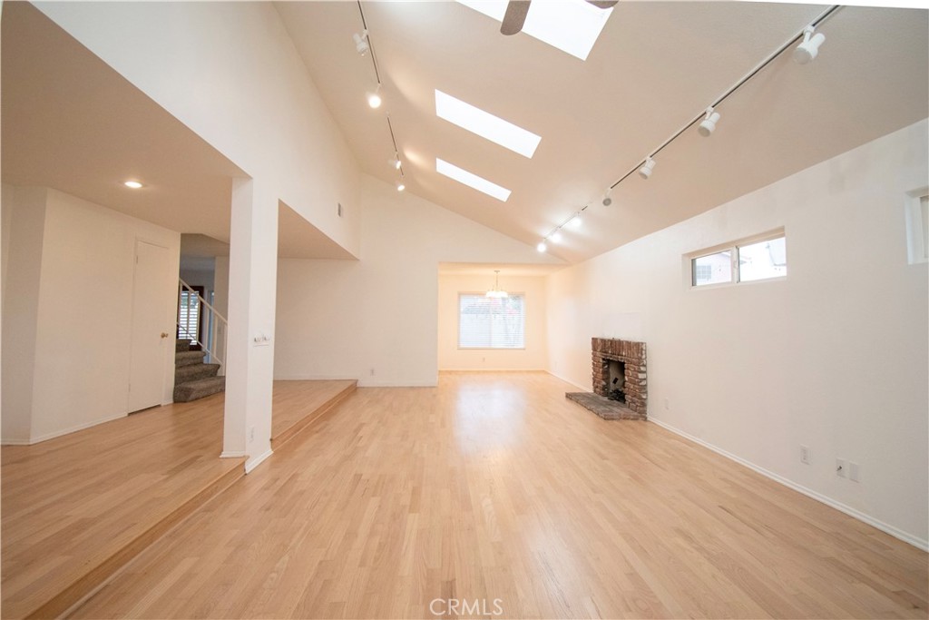 MLS #OC25277818 image #16