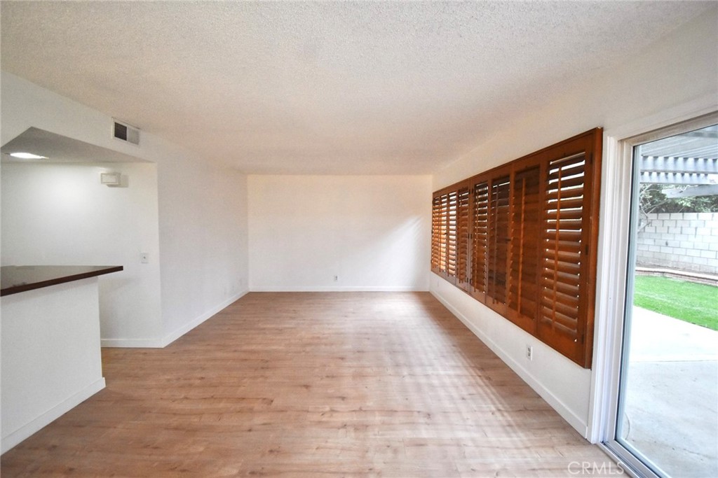 MLS #OC25277818 image #19