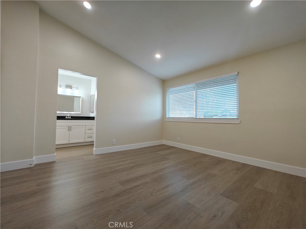 MLS #OC25277843 image #12