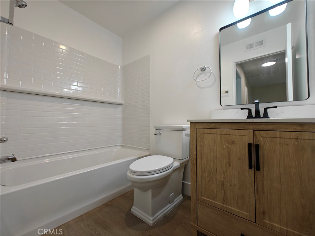 MLS #OC25277843 image #17