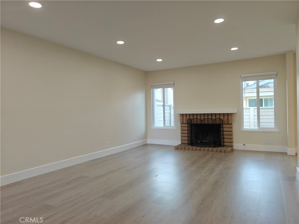 MLS #OC25277843 image #2