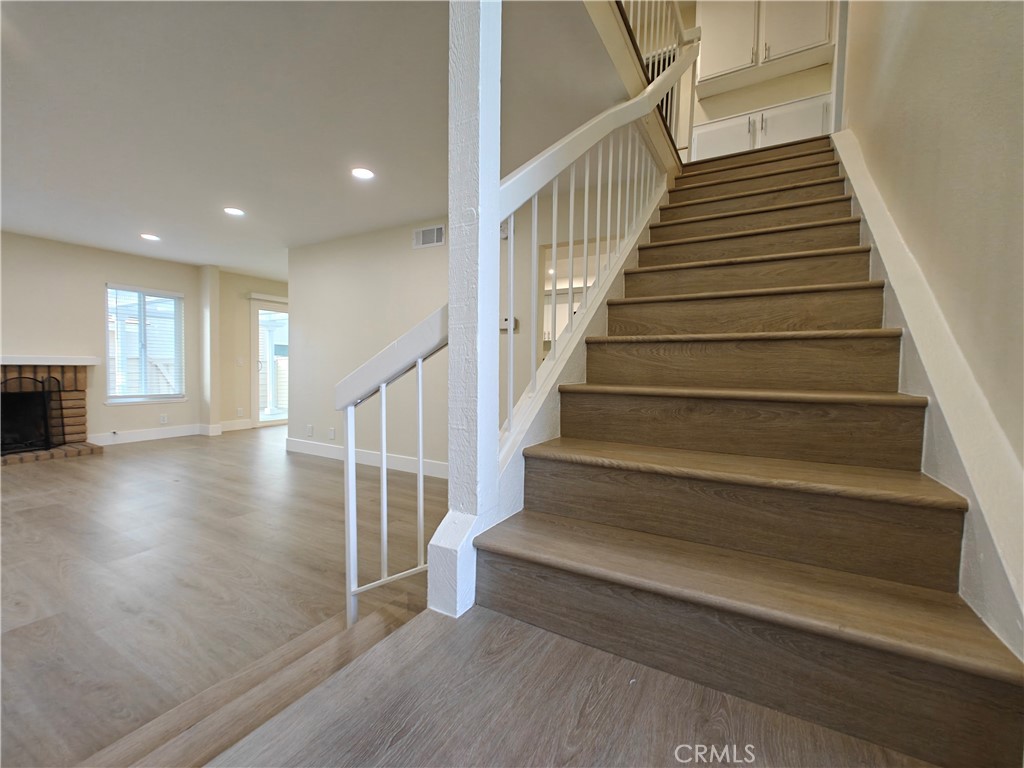 MLS #OC25277843 image #9