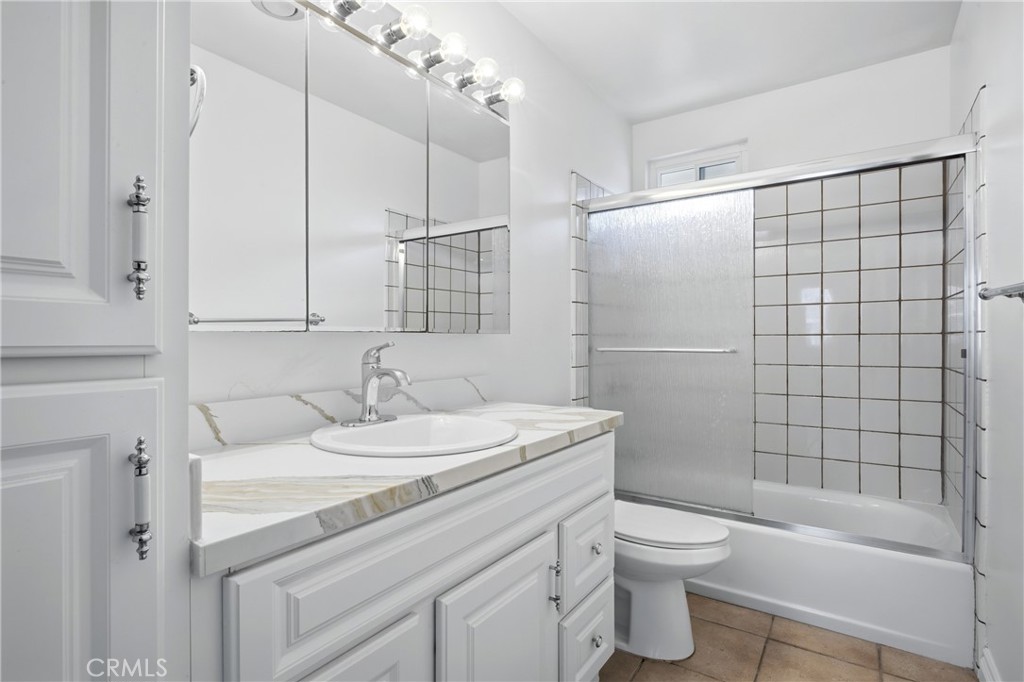 MLS #OC25277912 image #10