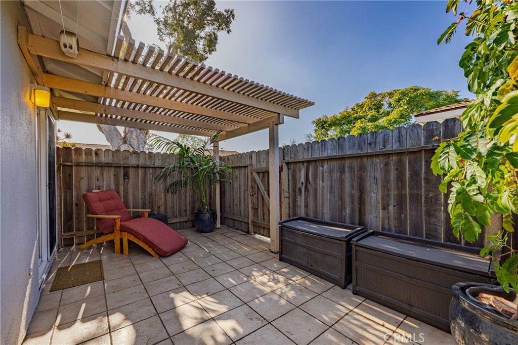 MLS #OC25277912 image #16