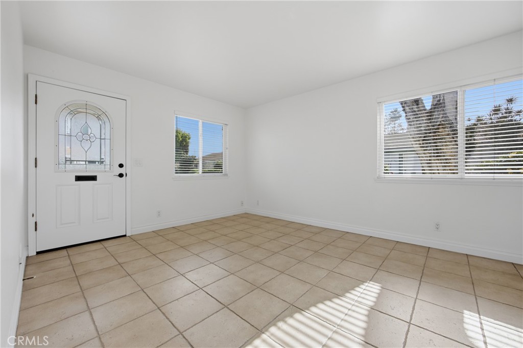 MLS #OC25277912 image #5