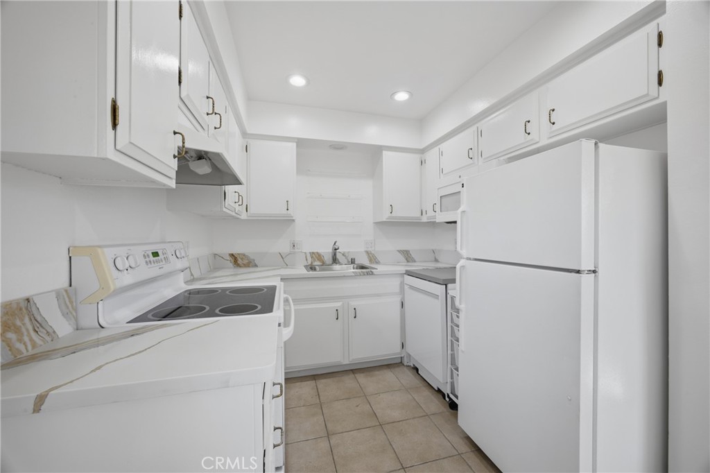 MLS #OC25277912 image #8