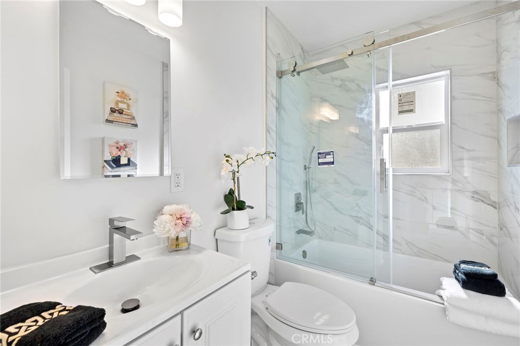 MLS #OC25278024 image #22