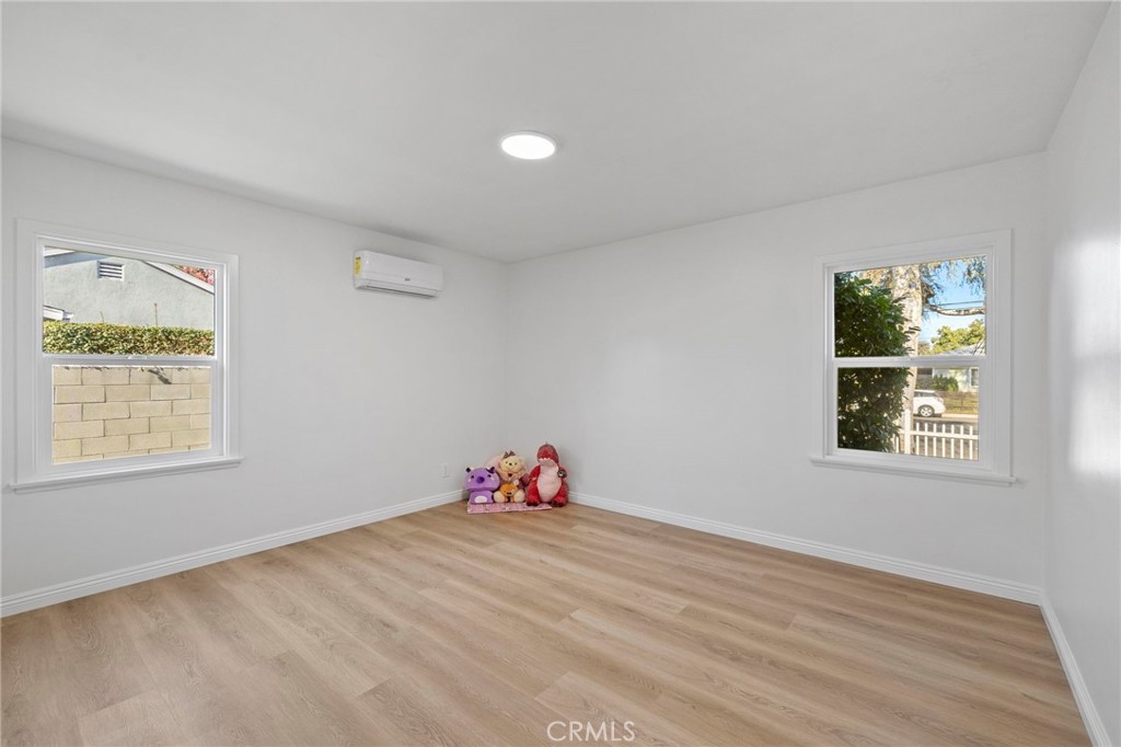 MLS #OC25278024 image #25