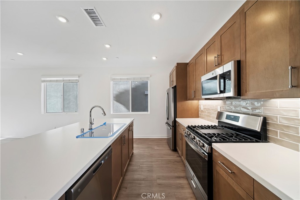 MLS #OC25278263 image #2