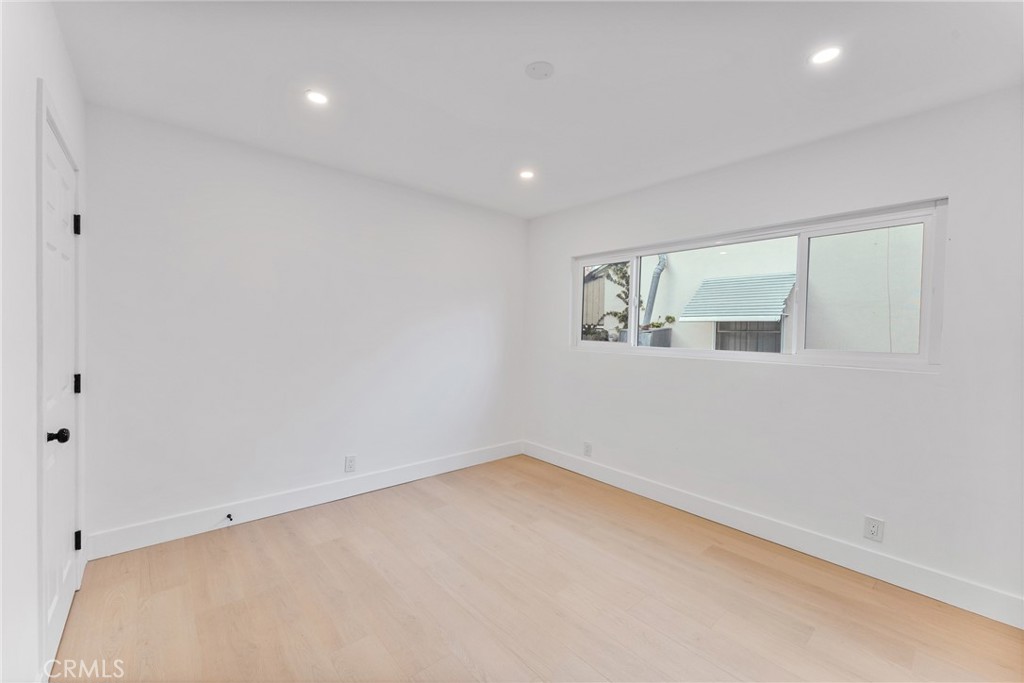 MLS #OC25278366 image #10