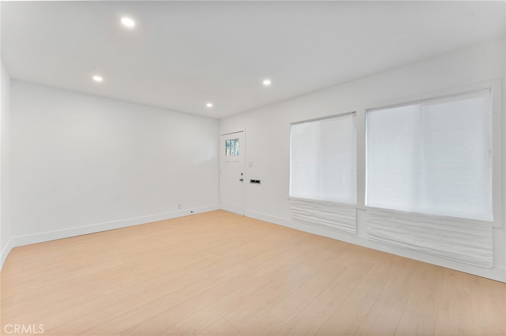 MLS #OC25278366 image #7