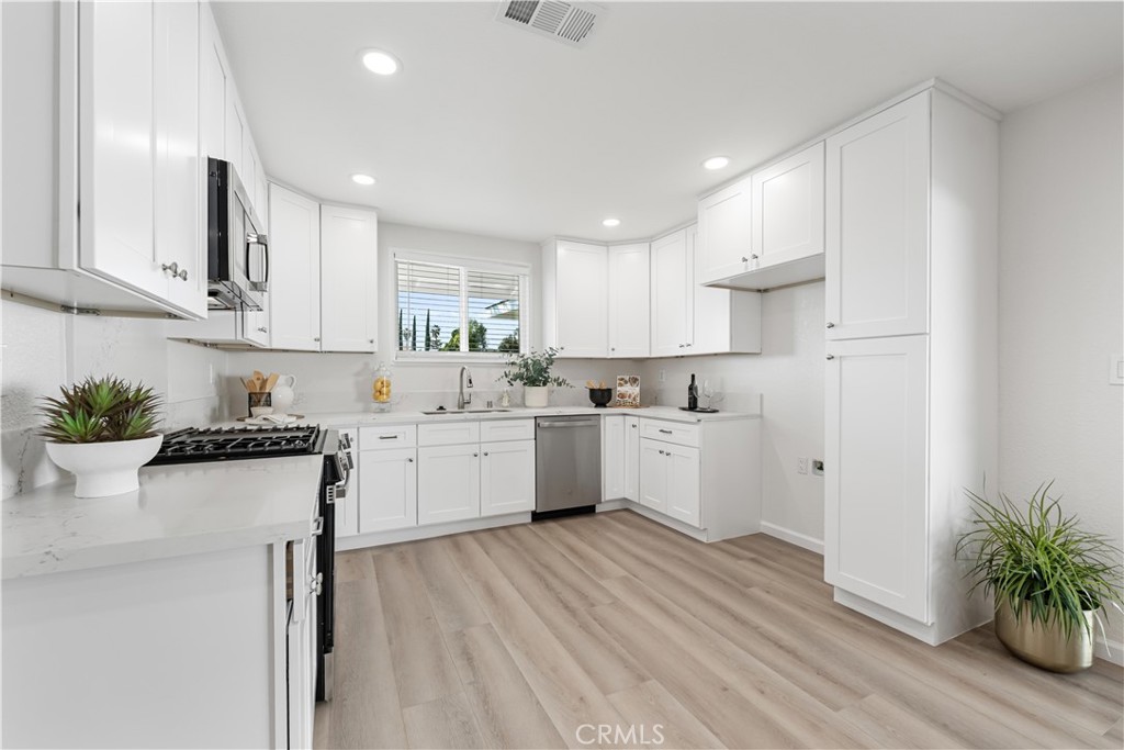 MLS #OC25278376 image #10