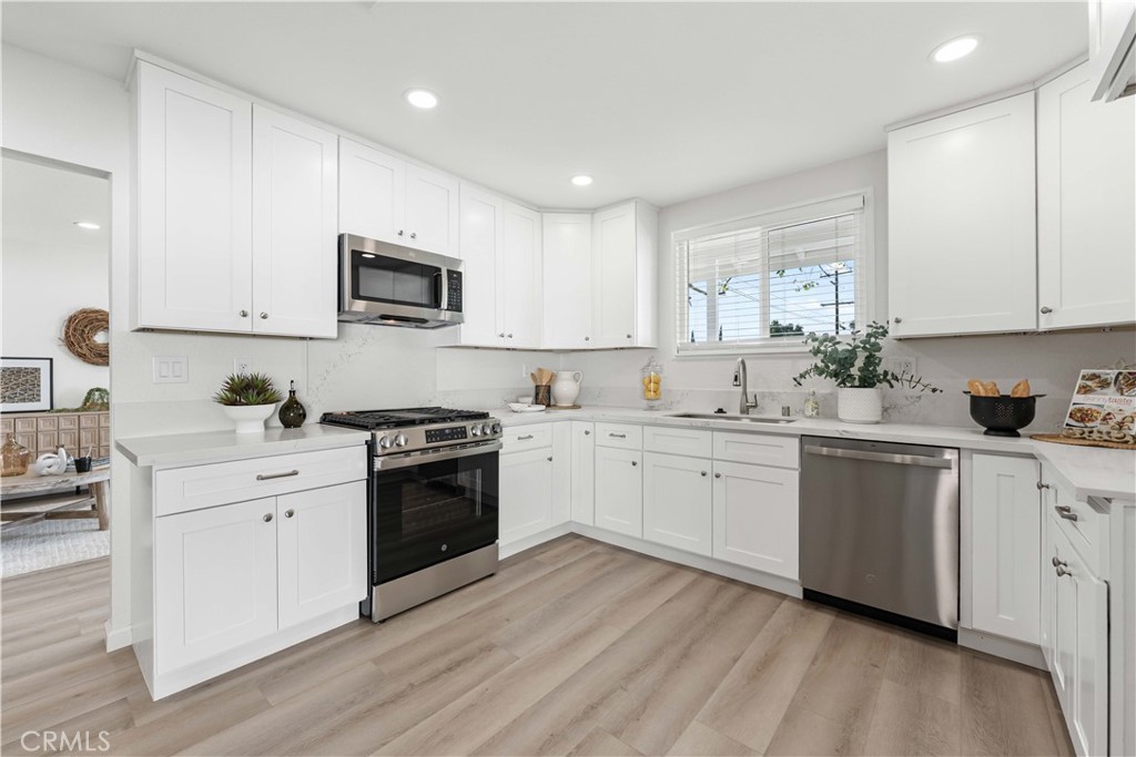 MLS #OC25278376 image #12