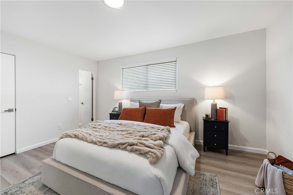 MLS #OC25278376 image #15