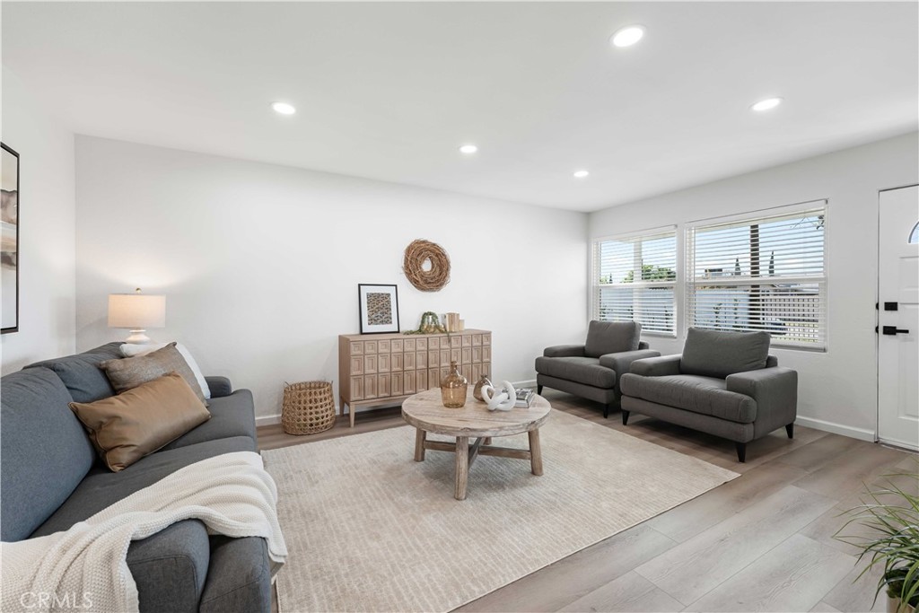 MLS #OC25278376 image #7