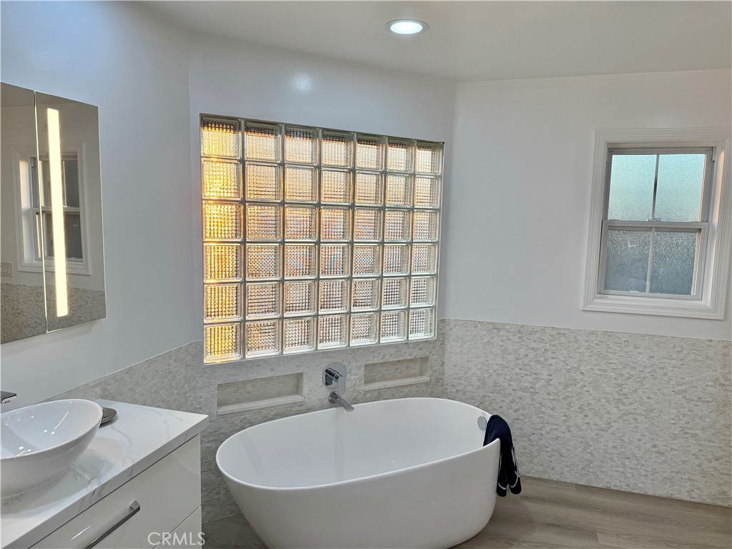 MLS #OC25278379 image #17