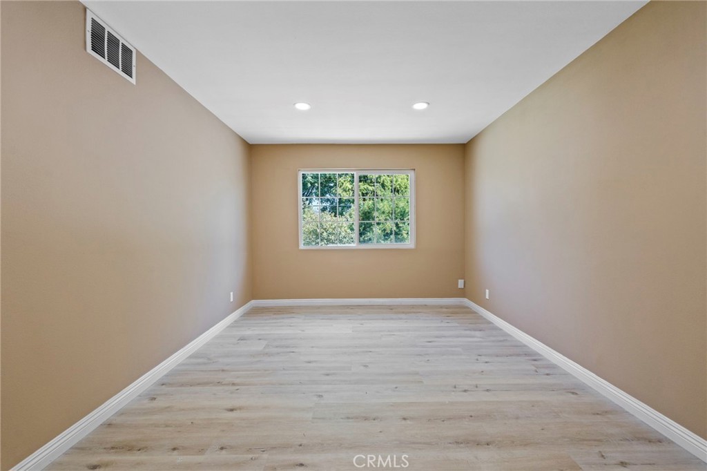 MLS #OC25278413 image #25