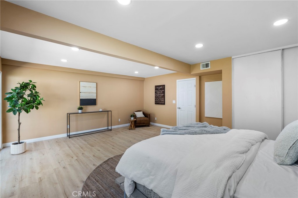 MLS #OC25278413 image #34