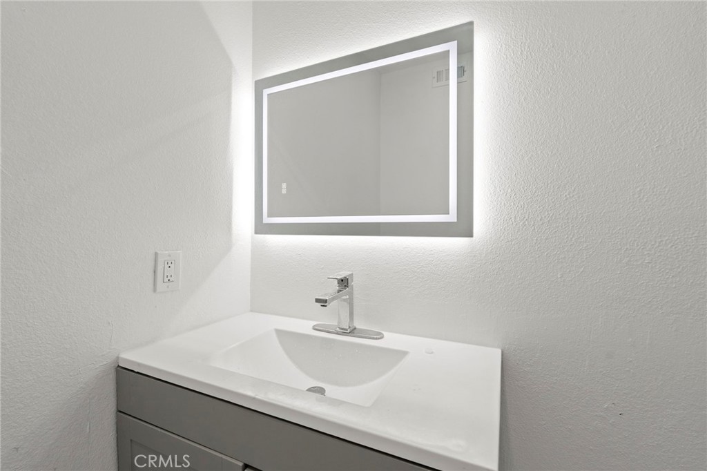 MLS #OC25278413 image #37