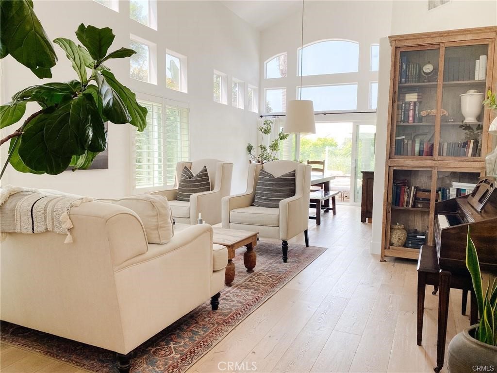 MLS #OC25278470 image #8