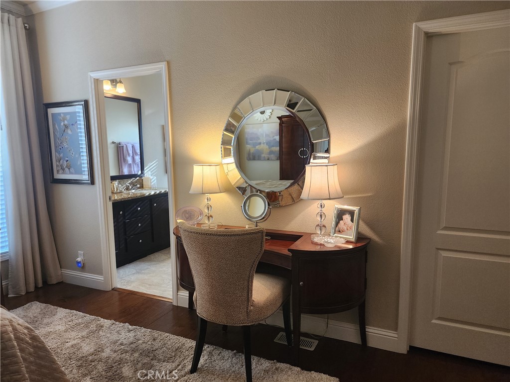 MLS #OC25278542 image #18