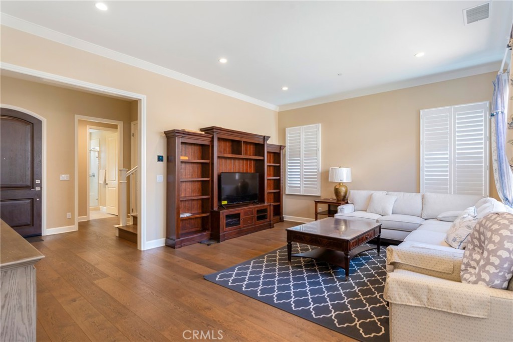 MLS #OC25278543 image #11