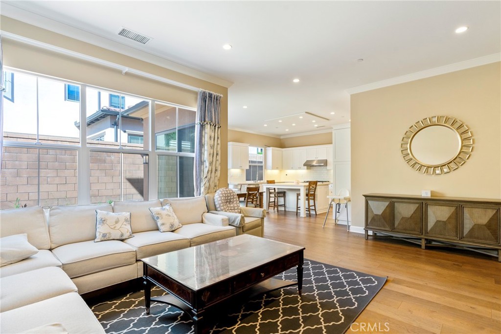 MLS #OC25278543 image #2