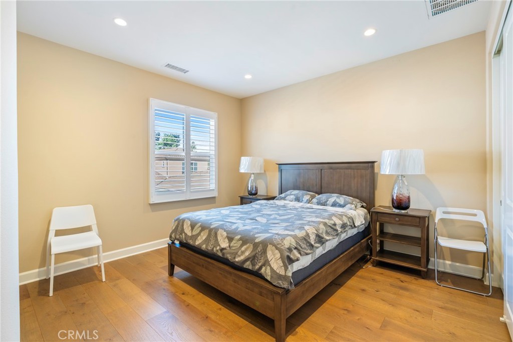 MLS #OC25278543 image #25