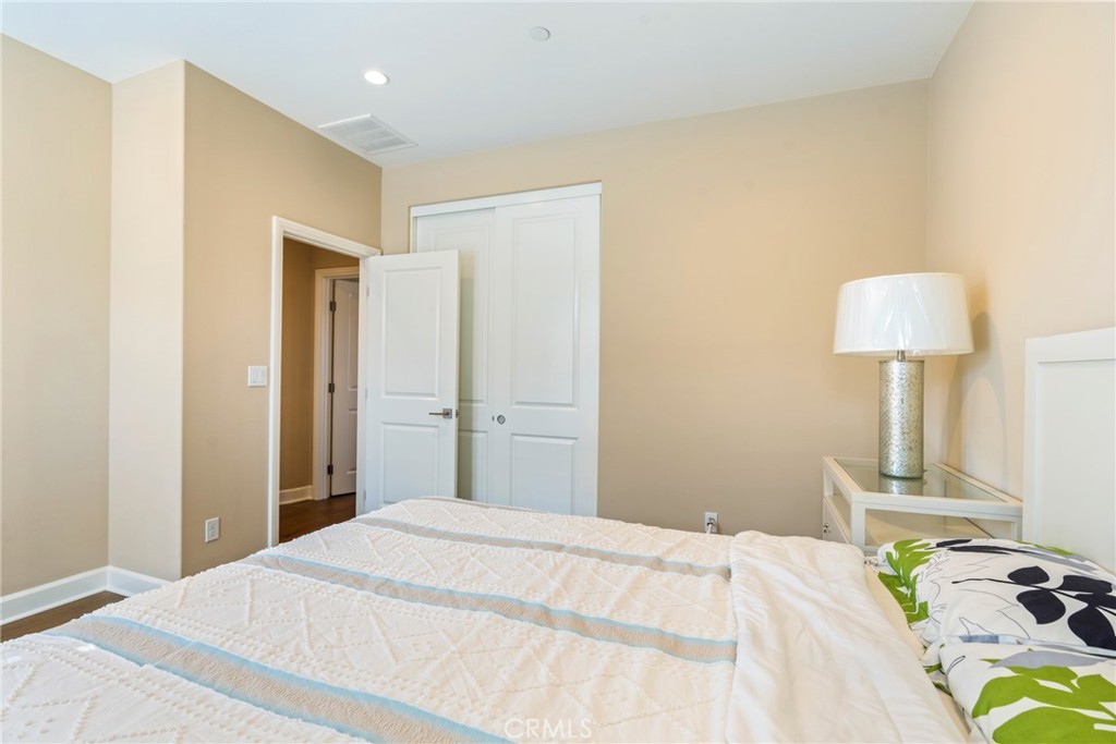 MLS #OC25278543 image #28