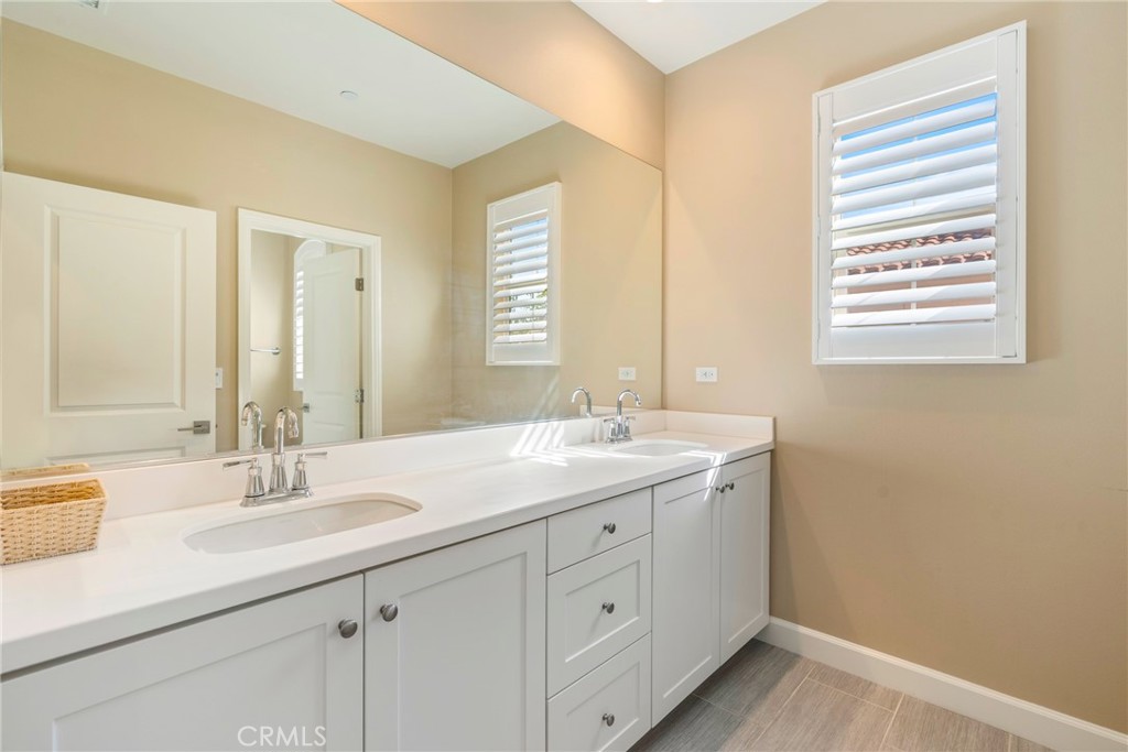 MLS #OC25278543 image #29