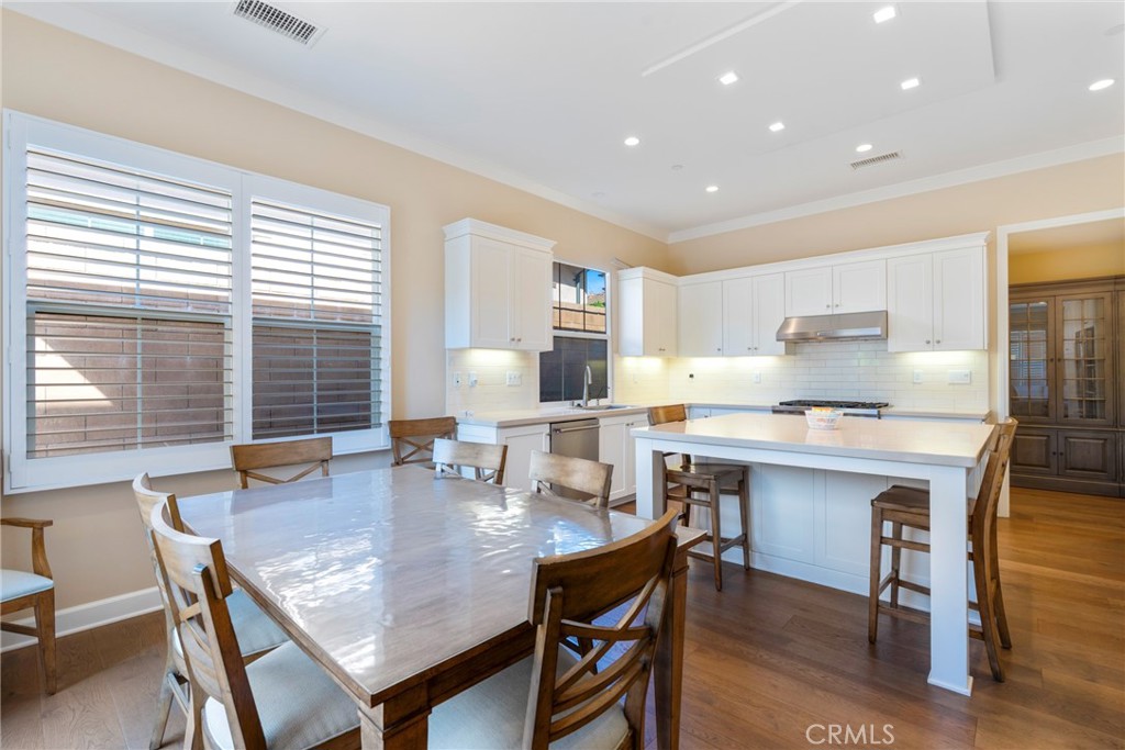 MLS #OC25278543 image #9