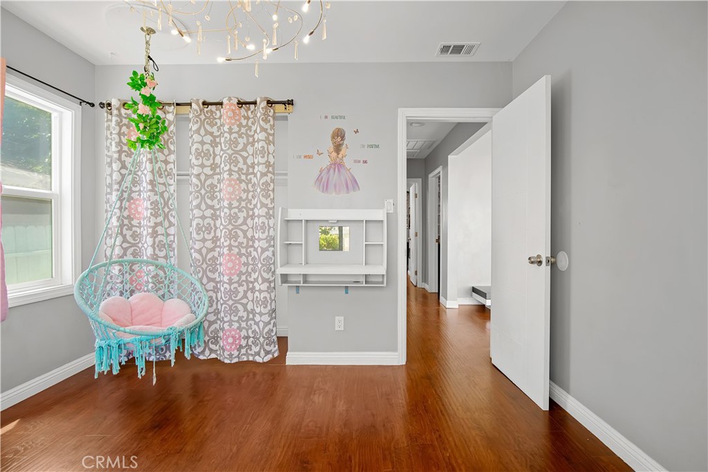 MLS #OC25278637 image #10