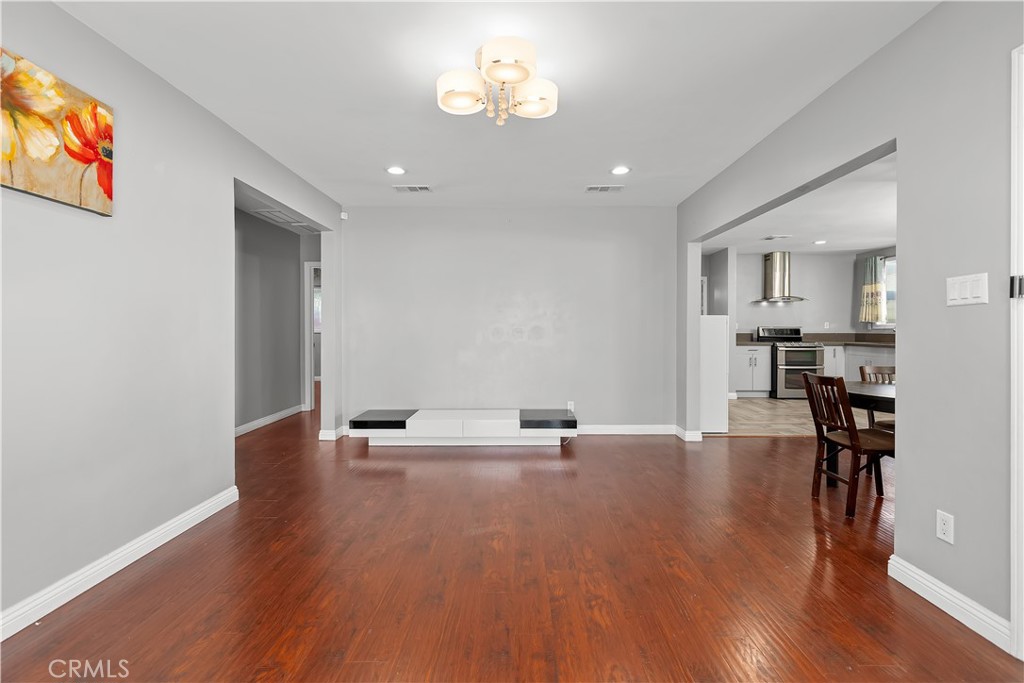 MLS #OC25278637 image #4