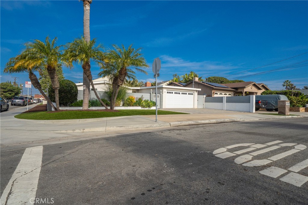 MLS #OC25278747 image #47