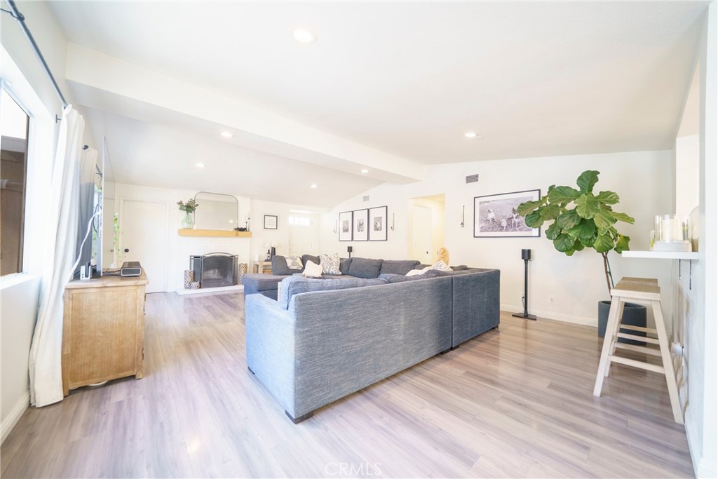 MLS #OC25278747 image #7