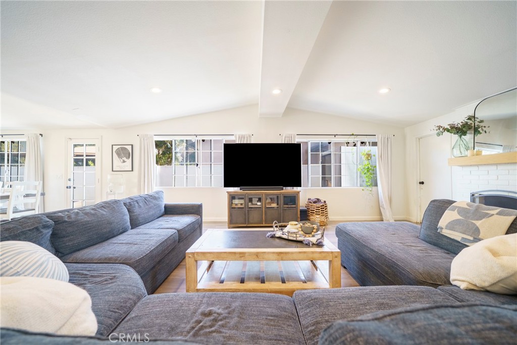 MLS #OC25278747 image #8