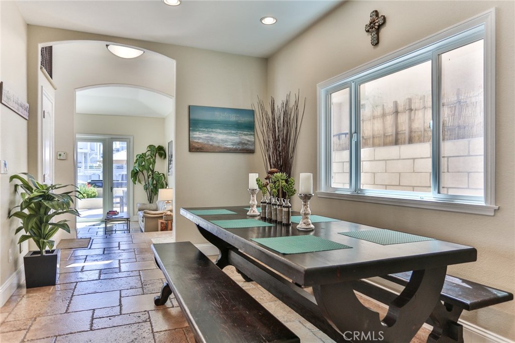 MLS #OC25278953 image #1