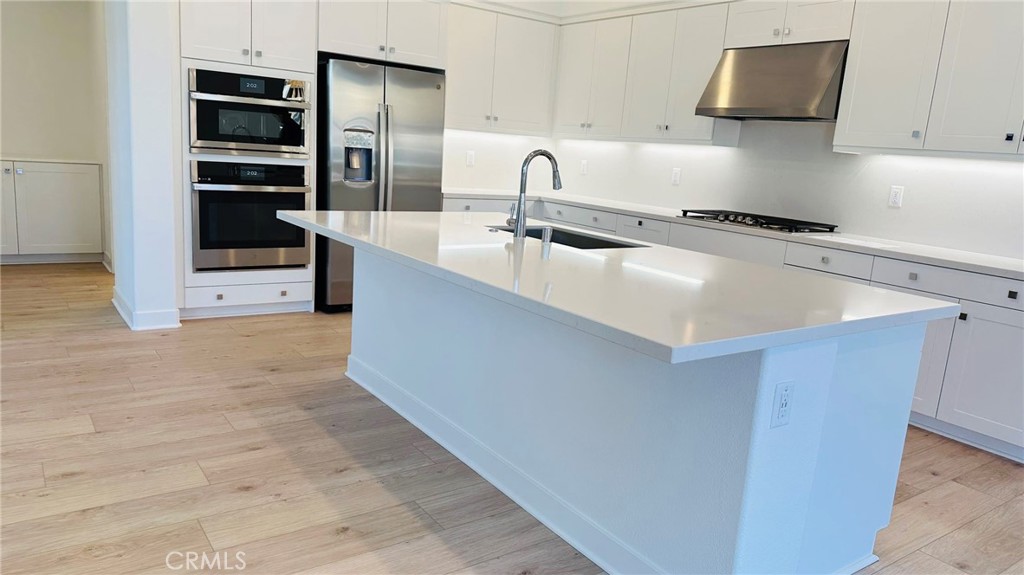 MLS #OC25279030 image #1