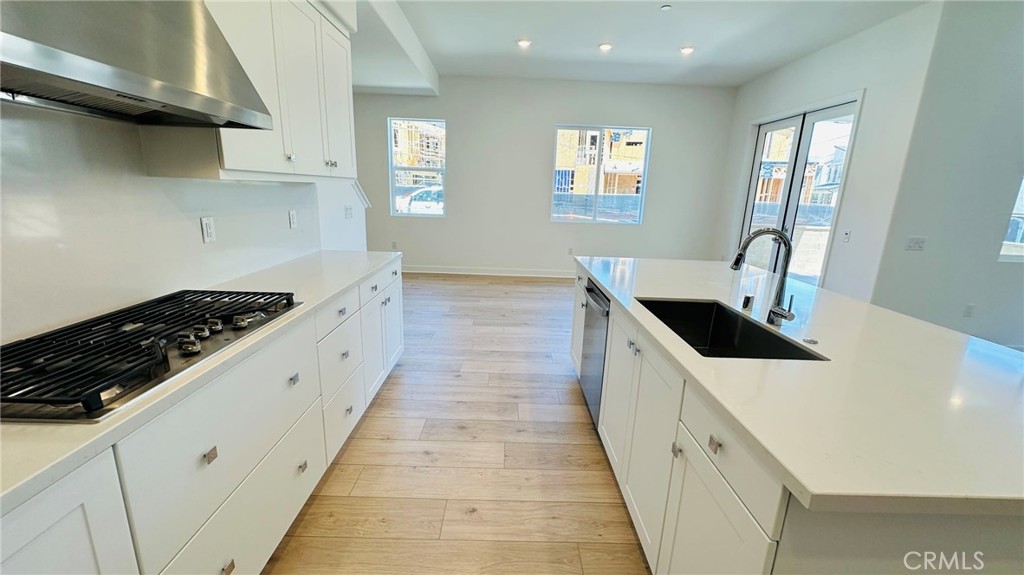 MLS #OC25279030 image #2