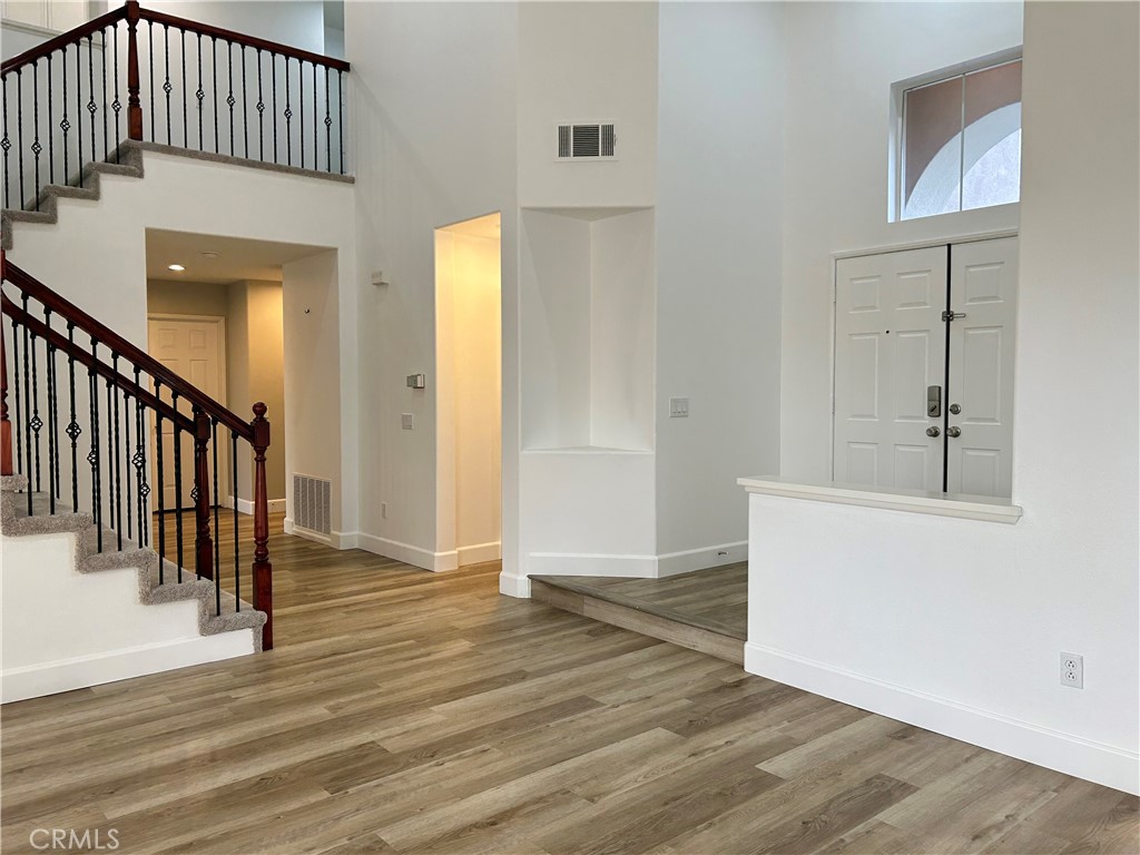 MLS #OC25279034 image #2