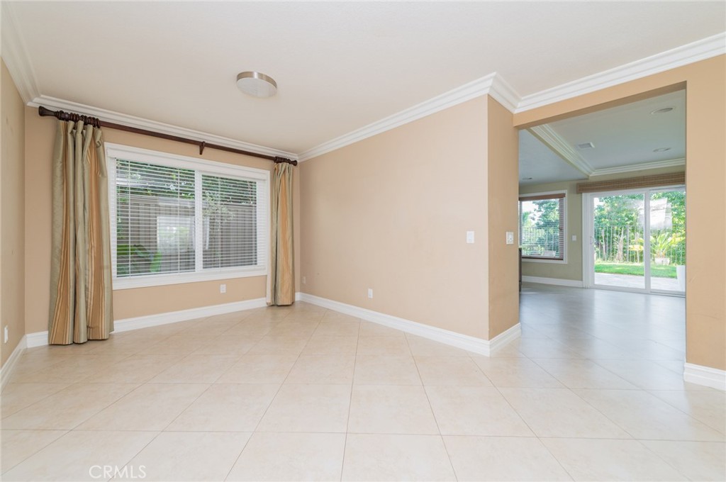 MLS #OC25279056 image #5