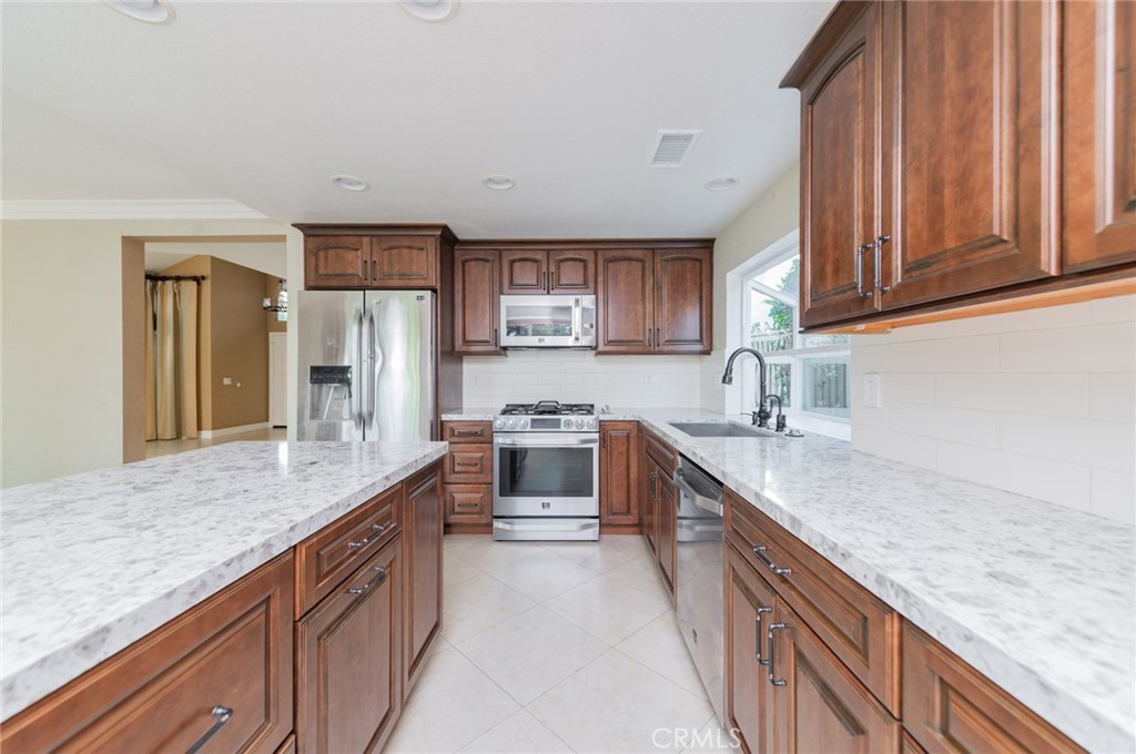 MLS #OC25279056 image #6