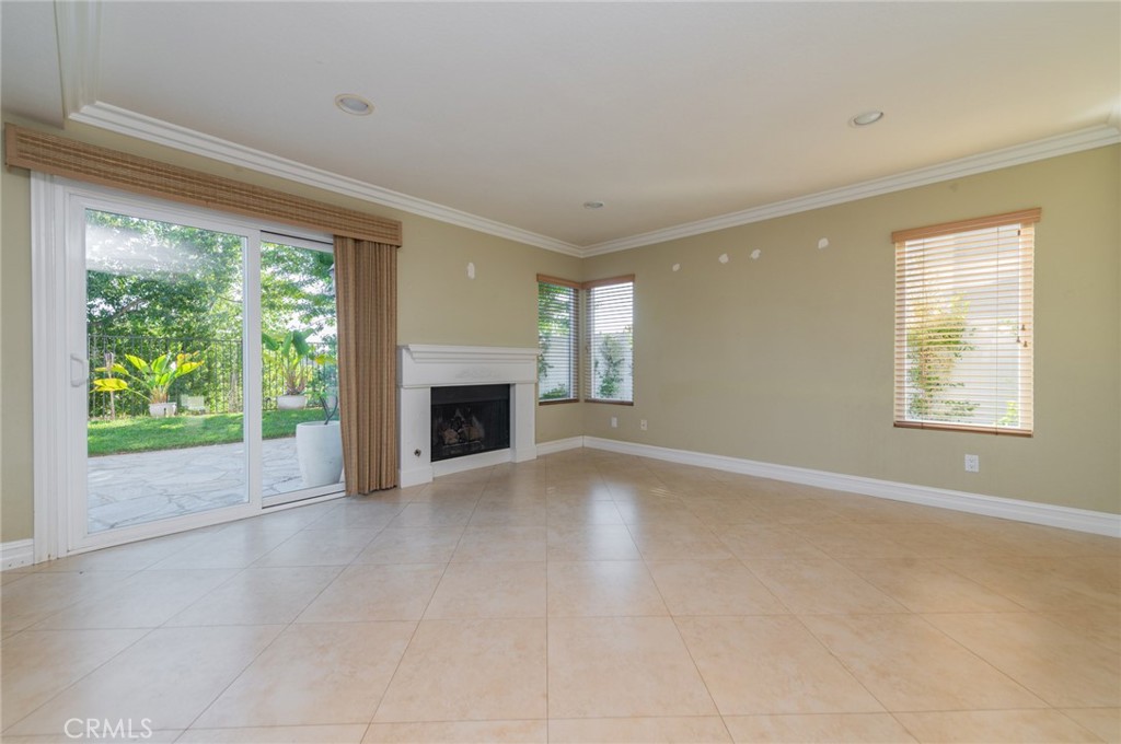 MLS #OC25279056 image #9