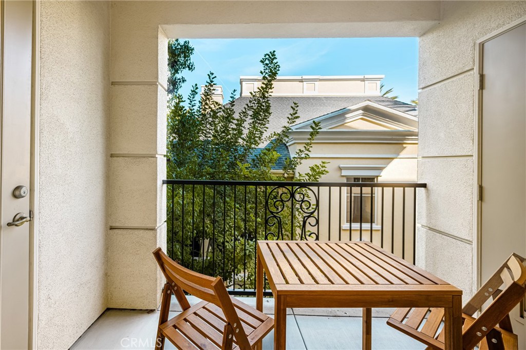 MLS #OC25279074 image #1