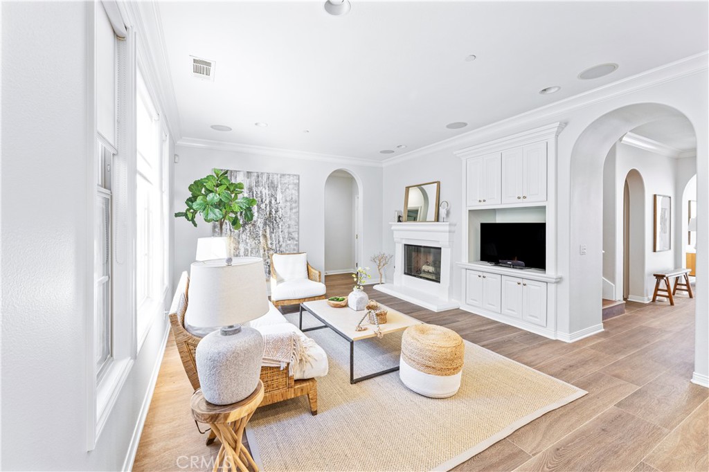 MLS #OC25279130 image #15